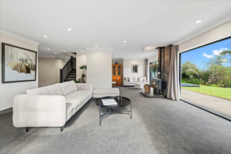 385 Whitford Park Road, Manurewa - Carousel 2