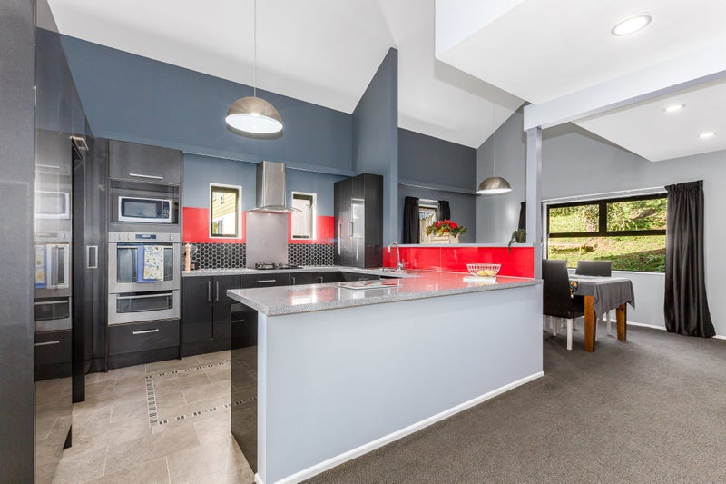 6 Ensign Lane, Whitby, Porirua - Carousel 2