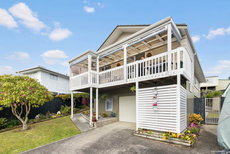 14 Annison Avenue, Glen Eden, Auckland - Carousel 1