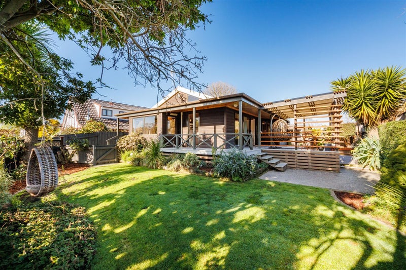 11 Lane Place, Awapuni, Palmerston North - Carousel 1