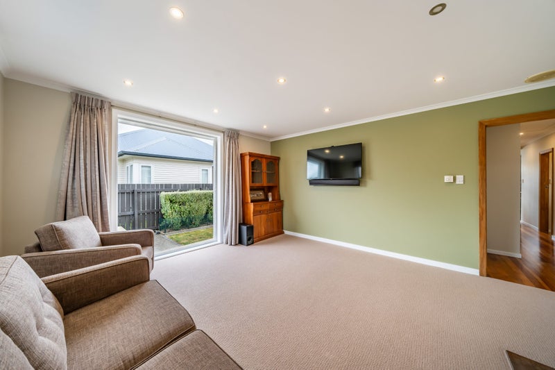 202 Oxford Terrace, Avalon, Lower Hutt - Carousel 2