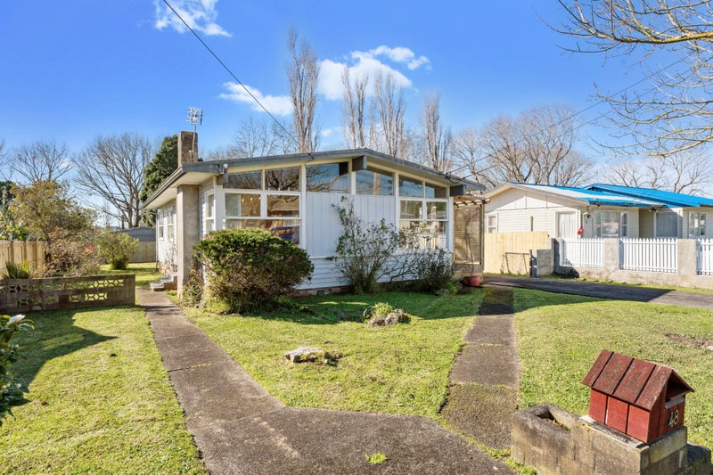 48 Skipton Street, Mangere East, Auckland - Carousel 1