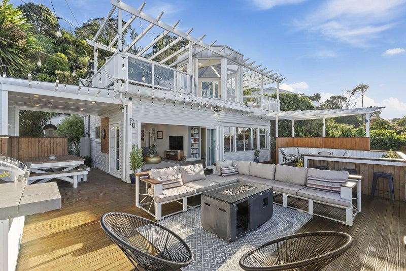 139 Barnard Street, Wadestown, Wellington - Carousel 1