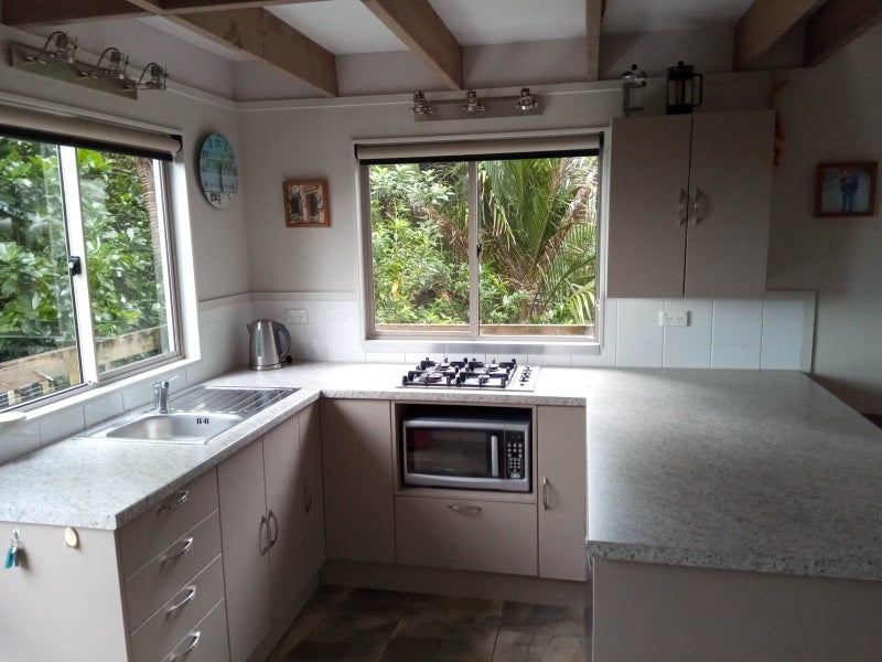 34 Piha Road, New Lynn - Carousel 2