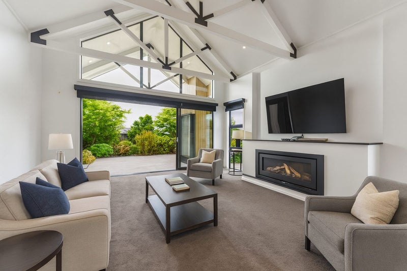 10 Sabine Drive, Richmond - Carousel 2