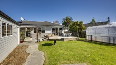 52 Robinson Crescent, Tamatea, Napier - Carousel 1
