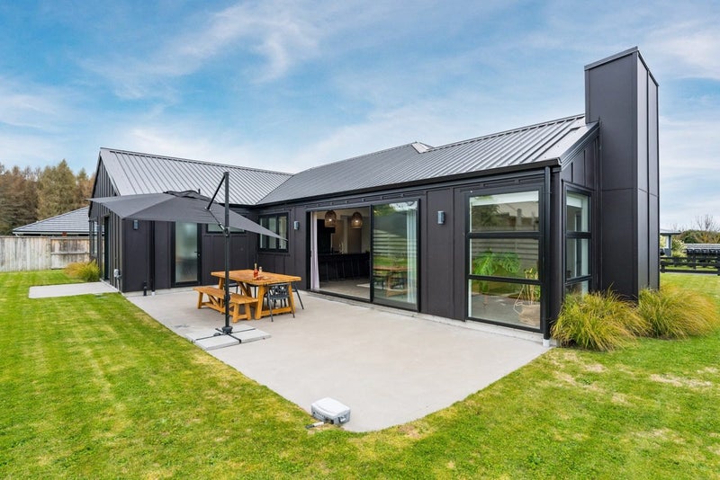 1 Larches Lane, Kinloch, Taupō - Carousel 2