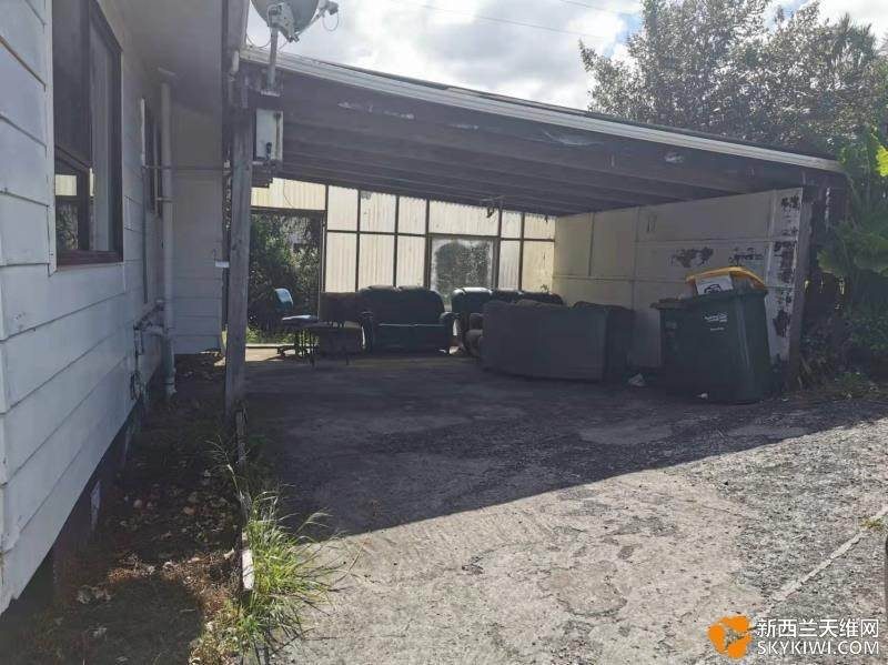 39 Helleur Road, Massey, Auckland - Carousel 18