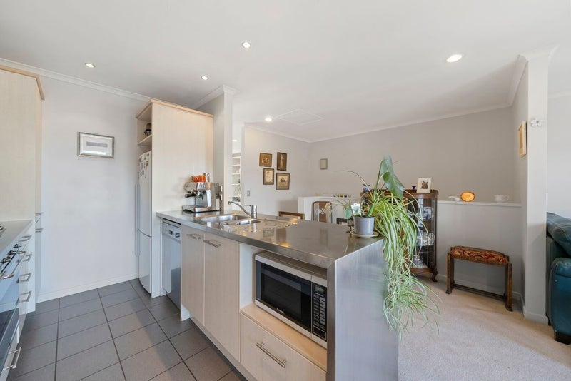 89/305 Evans Bay Parade, Hataitai, Wellington - Carousel 2