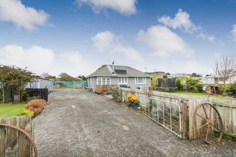 10 Ingham Street, Halcombe, Feilding - Carousel 2