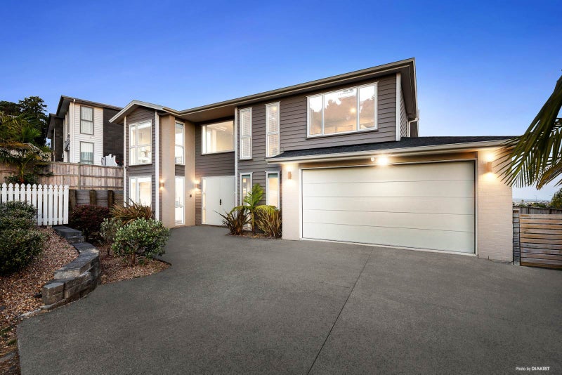 55 Harrowglen Drive, Northcross, Auckland - Carousel 1