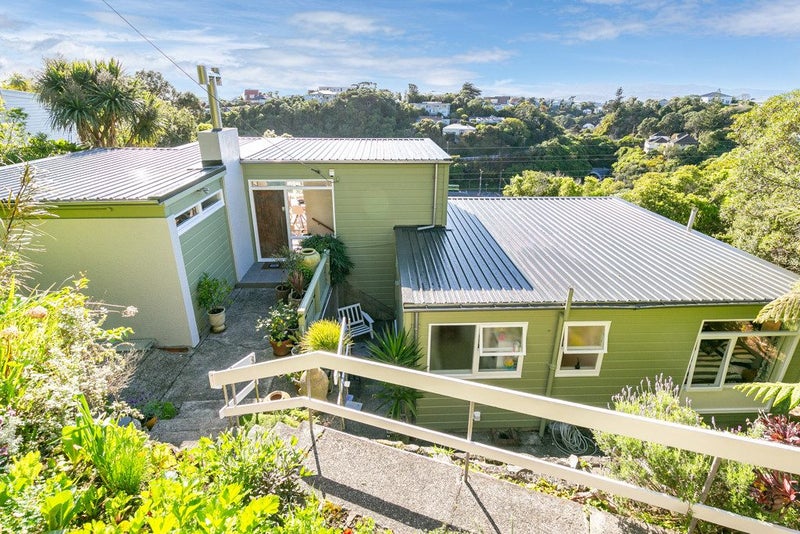33 Espin Crescent, Karori, Wellington - Carousel 2