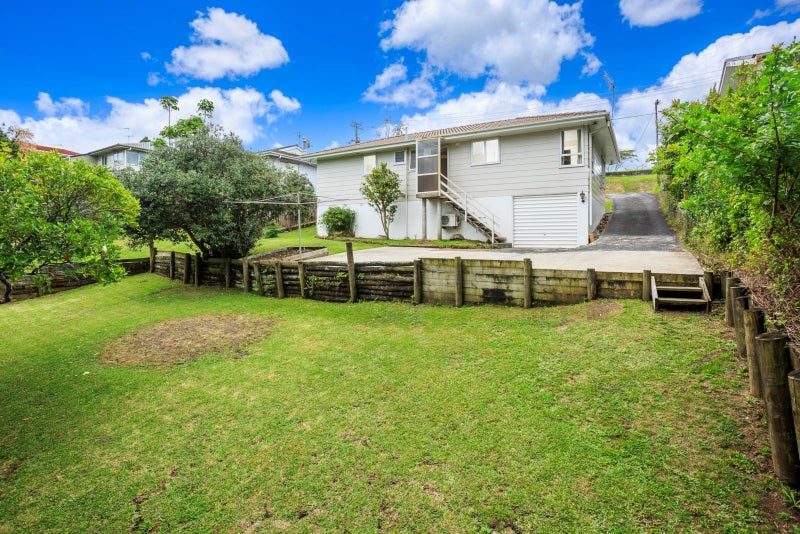 293 Sunset Road, Sunnynook, Auckland - Carousel 2