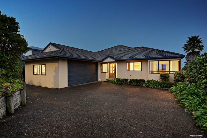 69 Goodwood Drive, Goodwood Heights, Auckland - Carousel 1