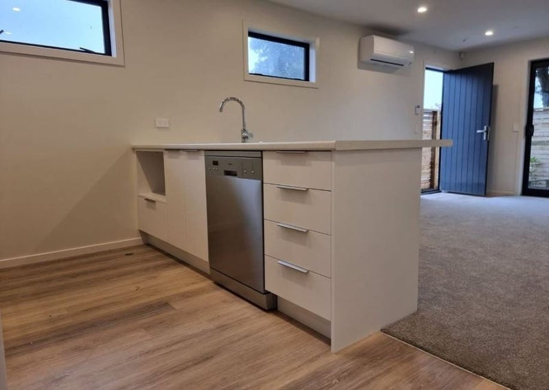 2/338 Oxford Terrace, Avalon, Lower Hutt - Carousel 2