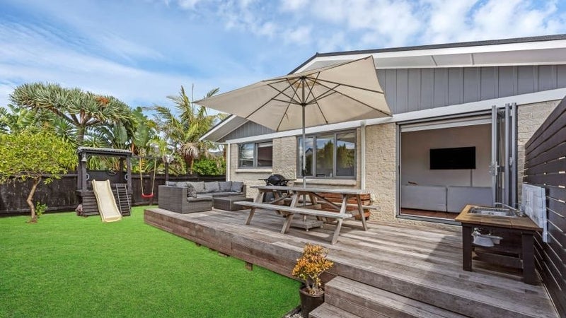 1/38 Stanniland Street, Sunnyhills, Auckland - Carousel 1