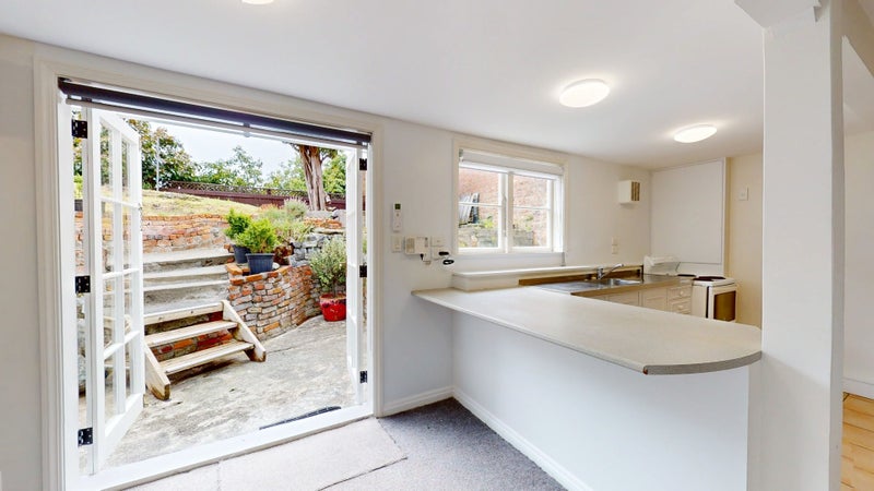 141 Grant Road, Thorndon, Wellington - Carousel 1