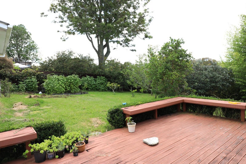 98 Glenmore Road, Sunnyhills, Auckland - Carousel 13