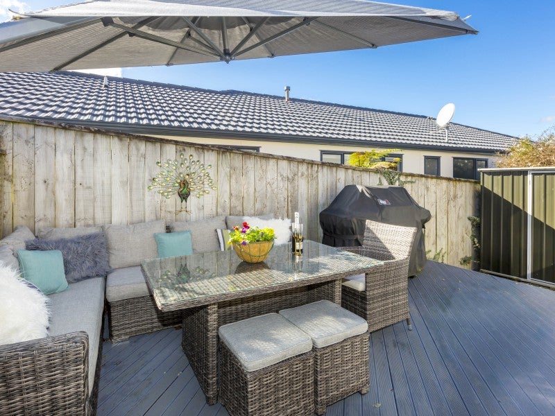 7 Ormrod Grove, Riverstone Terraces, Upper Hutt - Carousel 2