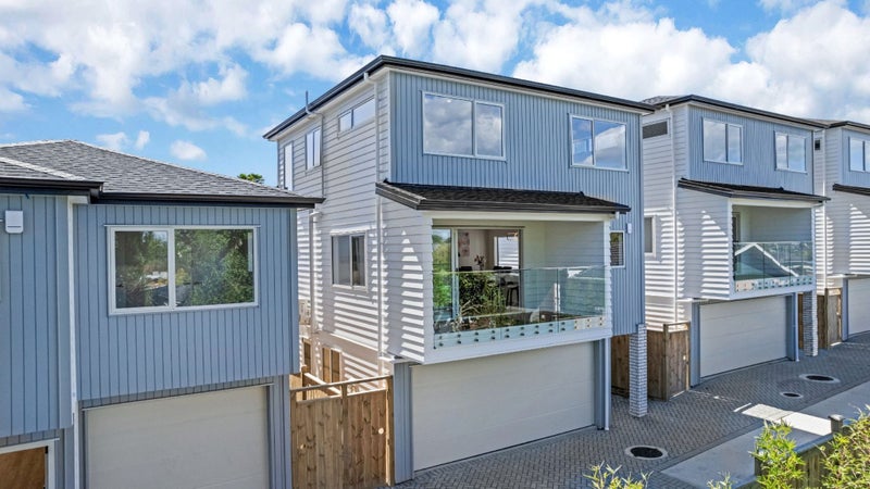 27D Greenhill Crescent, Pakuranga, Auckland - Carousel 1