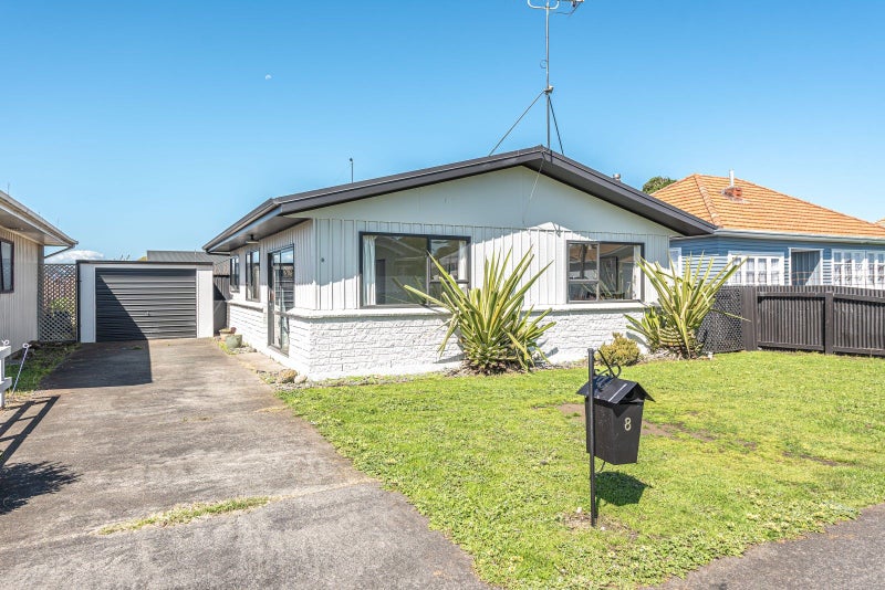 8 Gunn Street, Gonville, Whanganui - Carousel 1