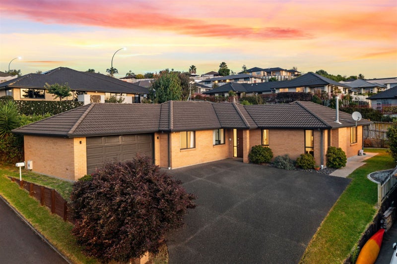 168 Waterside Drive, Pyes Pa, Tauranga - Carousel 1