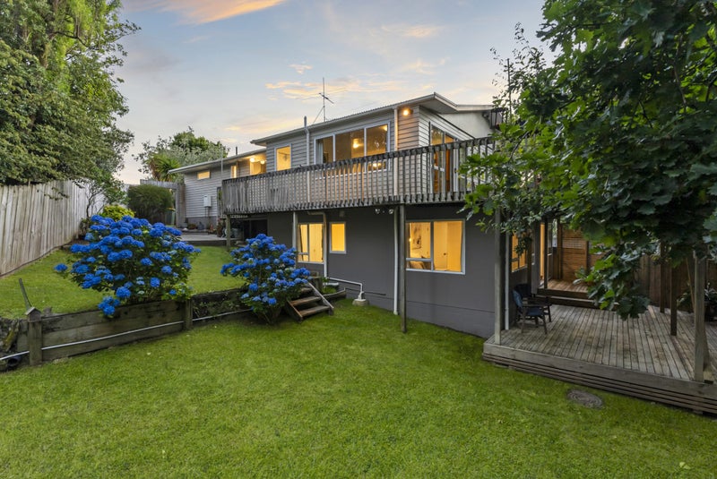 3 Melba Street, Beach Haven, Auckland - Carousel 2