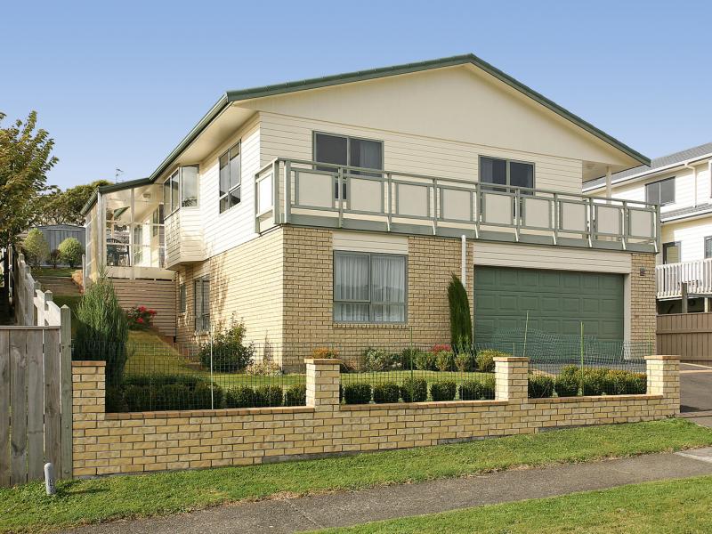 112 Major Drive, Kelson, Lower Hutt - Carousel 2