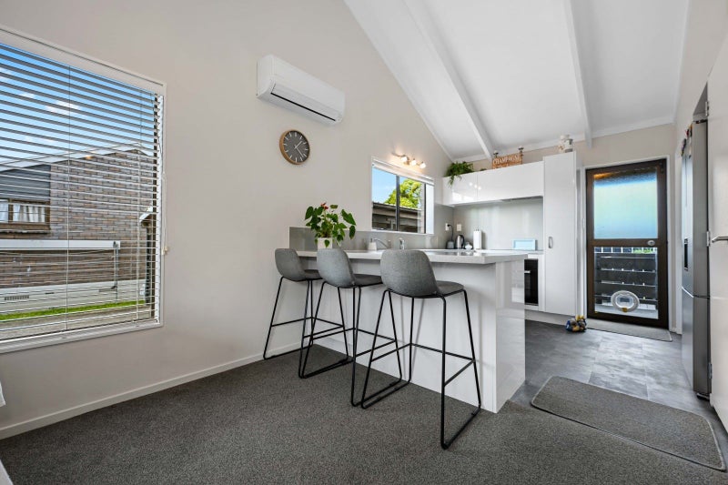 15C Saint Olpherts Avenue, Hamilton East, Hamilton - Carousel 2