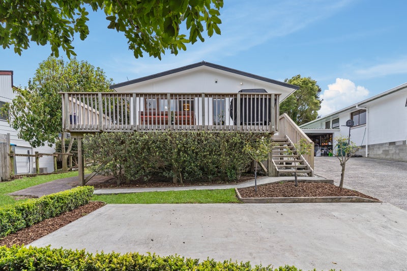 2/29 Sispara Place, Beach Haven, Auckland - Carousel 1