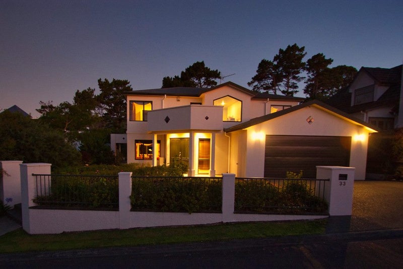 33 Summit Road, Fairfield, Lower Hutt - Carousel 1