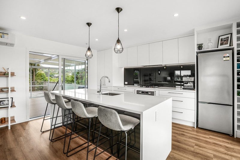 39 Pokohiwi Road, Normandale, Lower Hutt - Carousel 2