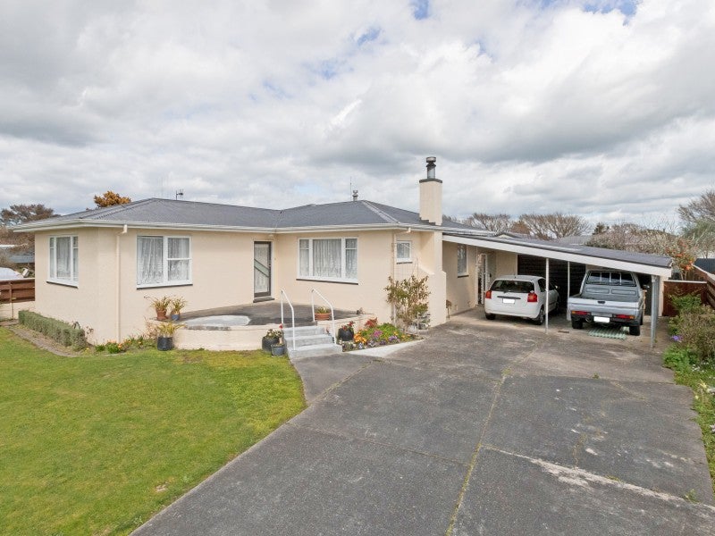20 Gloucester Street, Takaro, Palmerston North - Carousel 1