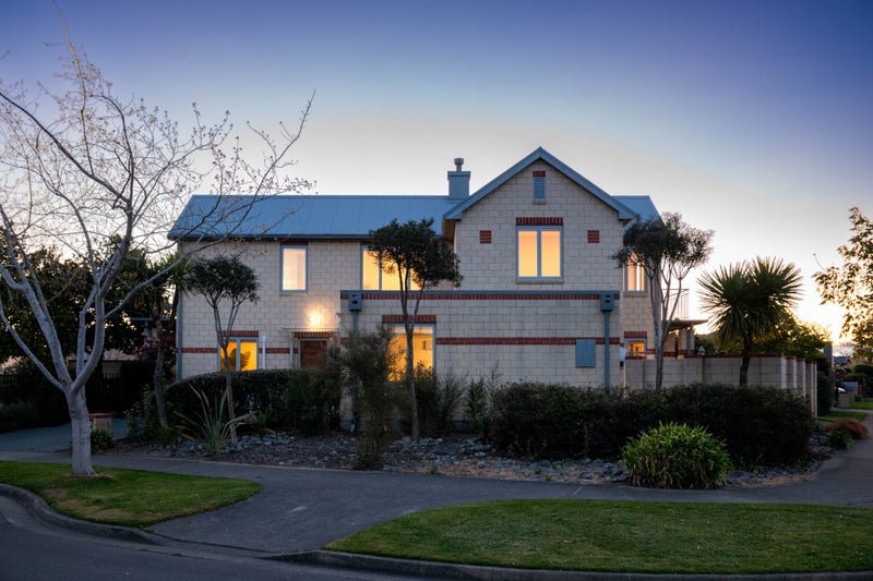 2 Waterford Avenue, Northwood, Christchurch - Carousel 2
