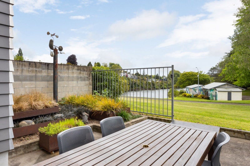 2A Jellicoe Drive, Hamilton East, Hamilton - Carousel 1