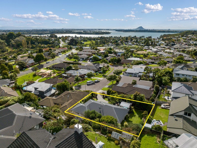 11 Highlander Place, Welcome Bay, Tauranga - Carousel 1