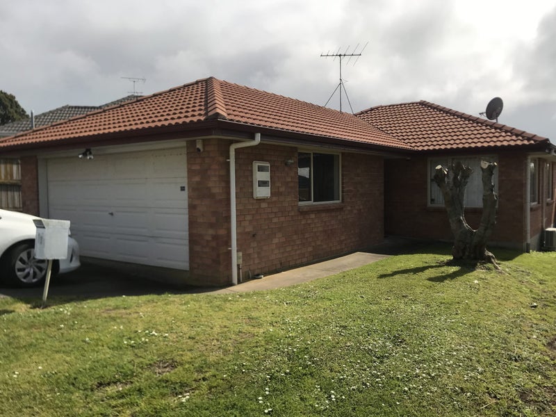 1A Caen Road, Panmure, Auckland - Carousel 1