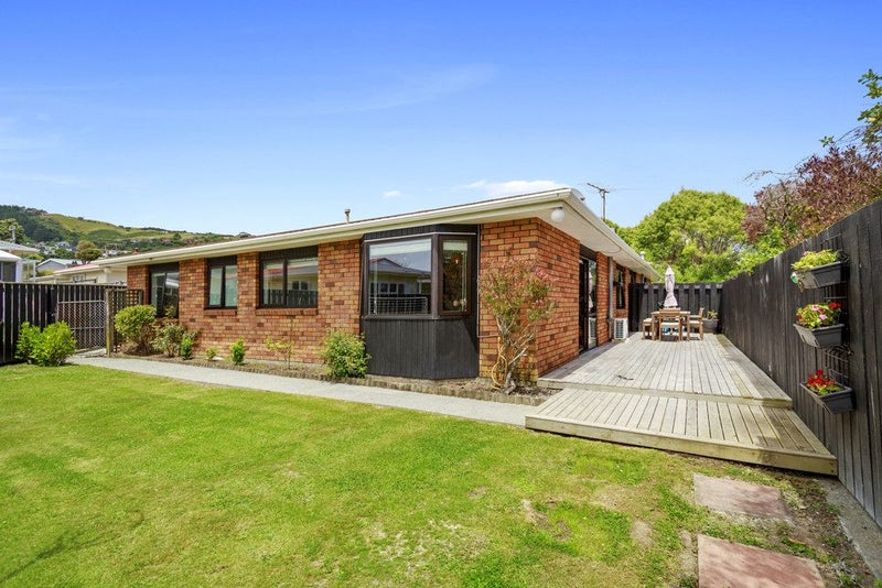 41B Duncan Street, Tawa, Wellington - Carousel 1