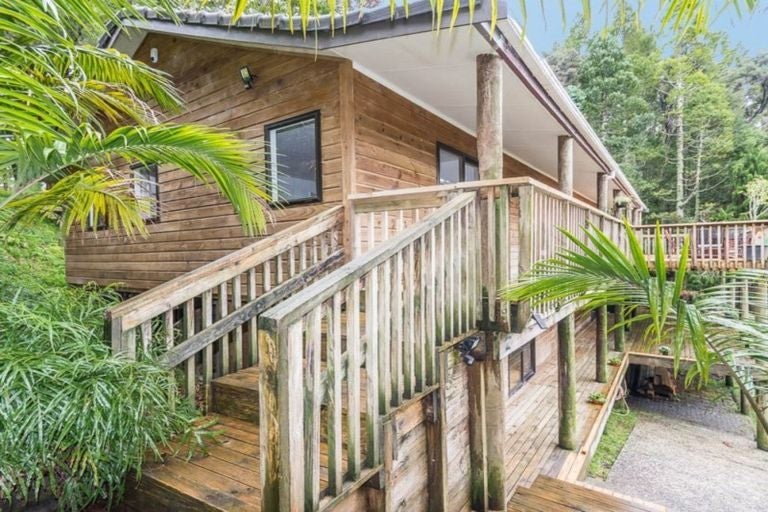 204 Forest Hill Road, Waiatarua, Auckland - Carousel 1