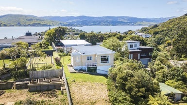 27 Kiriwai Road, Paremata, Porirua - Carousel 1