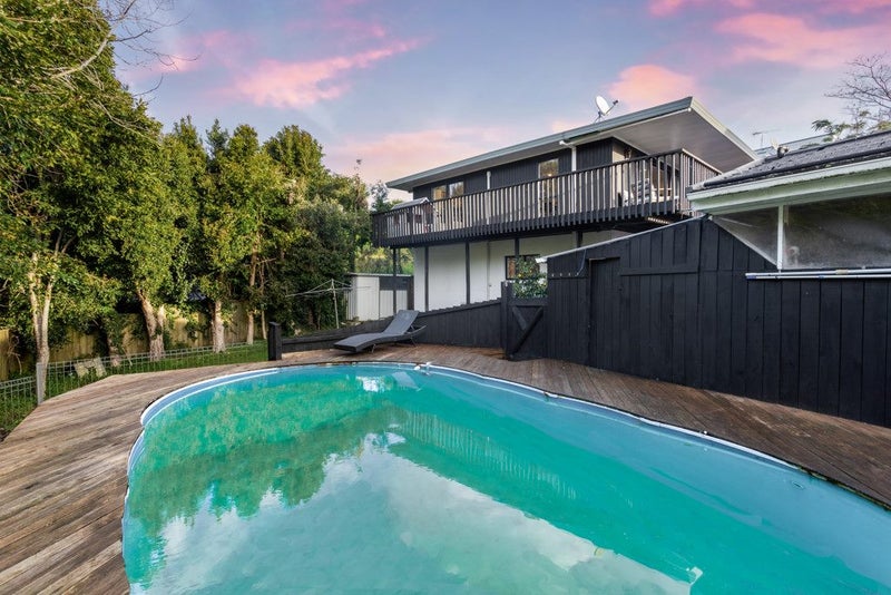 39 Lastel Place, Shelly Park, Auckland - Carousel 2