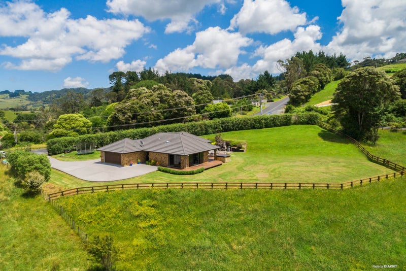 16 Pinnacle Hill Road, Pokeno - Carousel 1