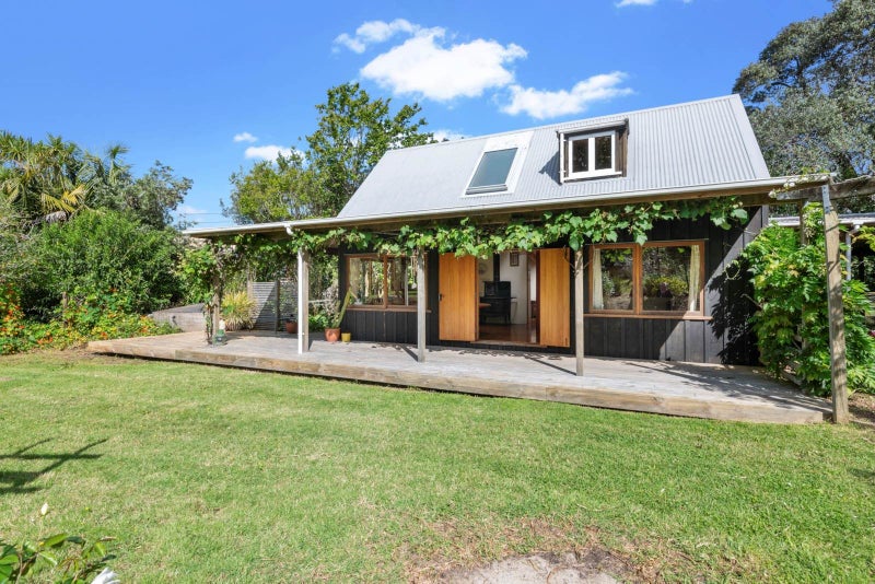 1 Young Street, Mahurangi East, Warkworth - Carousel 23