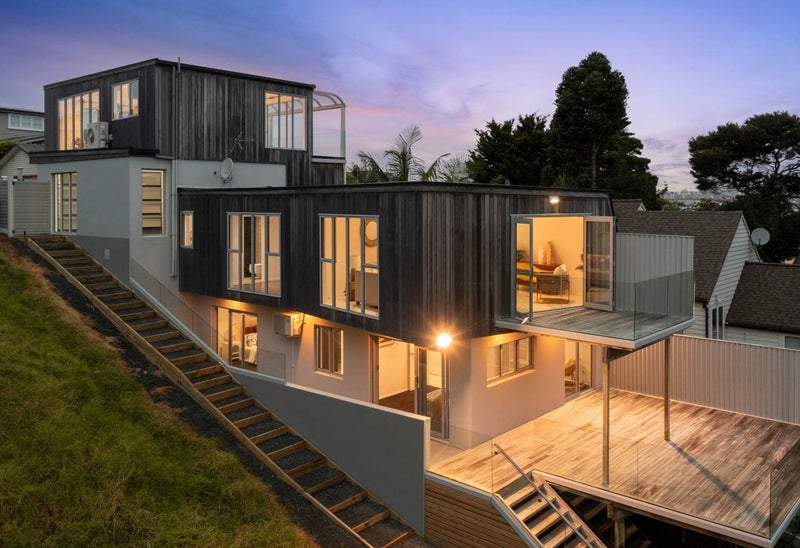 35A Seaview Avenue, Northcote, Auckland - Carousel 1