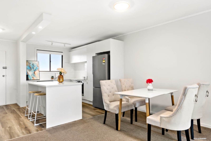 25/44 Esplanade Road, Mount Eden, Auckland - Carousel 2