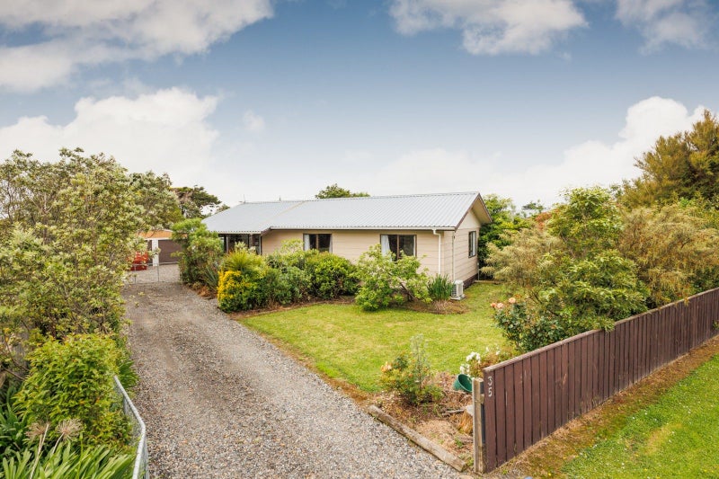 35 Kowhai Street, Tokomaru, Palmerston North - Carousel 1