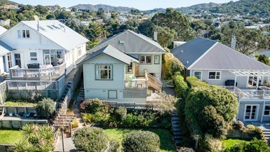 97 Creswick Terrace, Northland, Wellington - Carousel 1