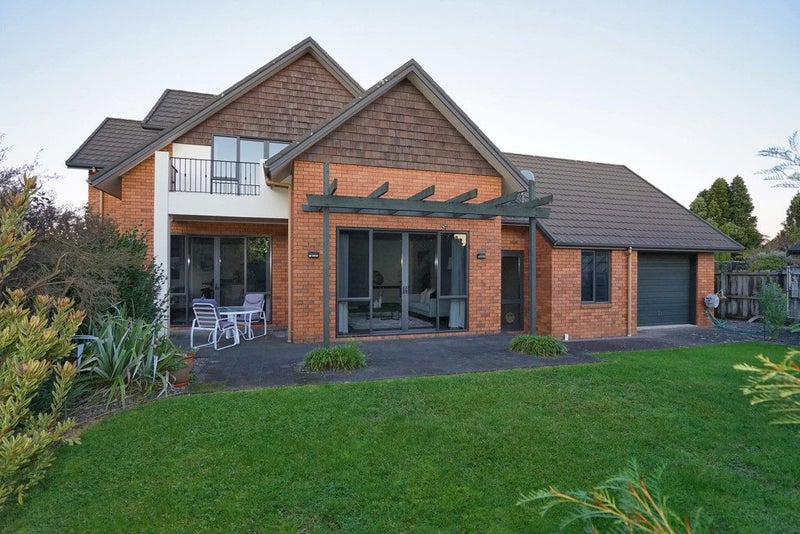 62 St James Drive, Huntington, Hamilton - Carousel 1