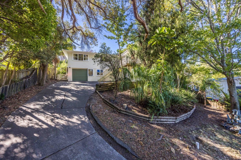 546 Whangaparaoa Road, Stanmore Bay, Whangaparaoa - Carousel 1