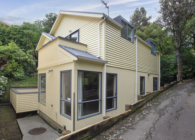 31B Clutha Avenue, Khandallah, Wellington - Carousel 1